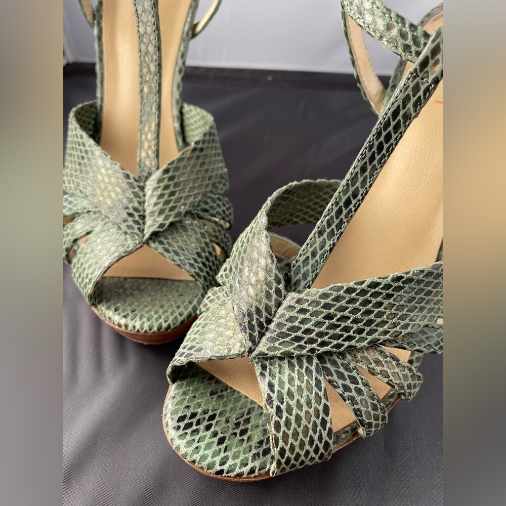 Green Peep Toe for Spring - Picture 2 of 7